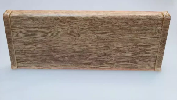Напольный пластиковый плинтус пвх Деконика D85 221 Дуб янтарный Напольный пластиковый плинтус пвх Деконика D85 221 Дуб янтарный